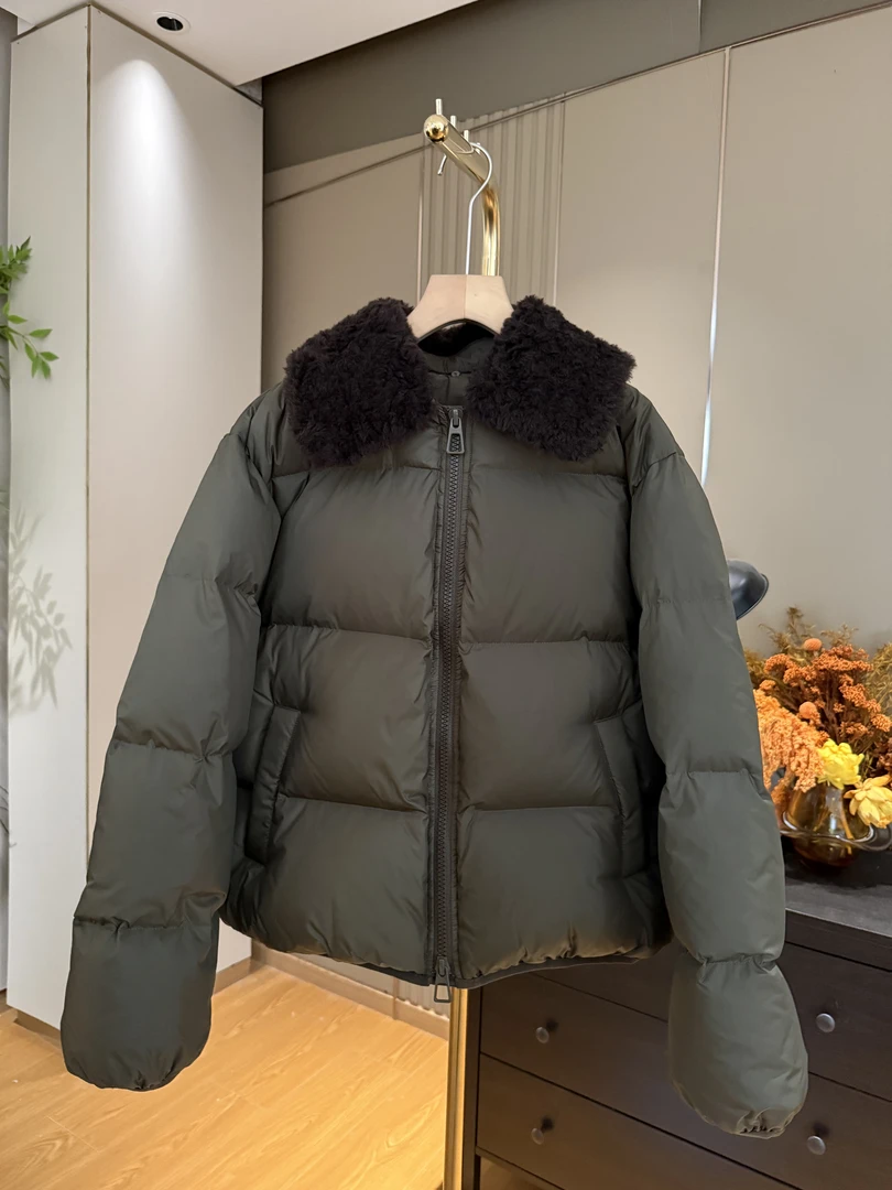 25年新款90白鹅绒可拆卸羊毛领百搭时尚加厚保暖女冬季鹅绒服