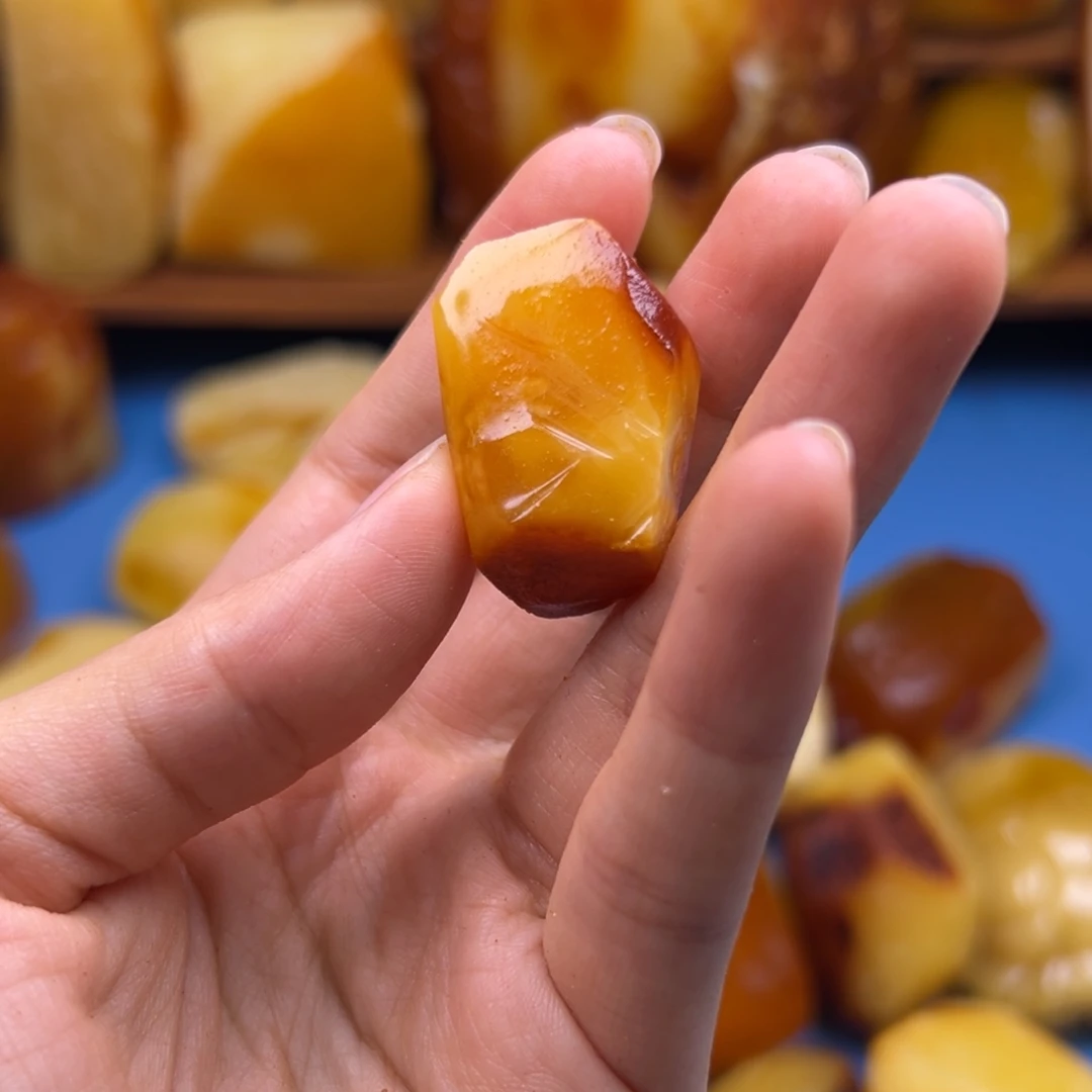 爱***岭定制琥珀未镶嵌琥珀蜜蜡