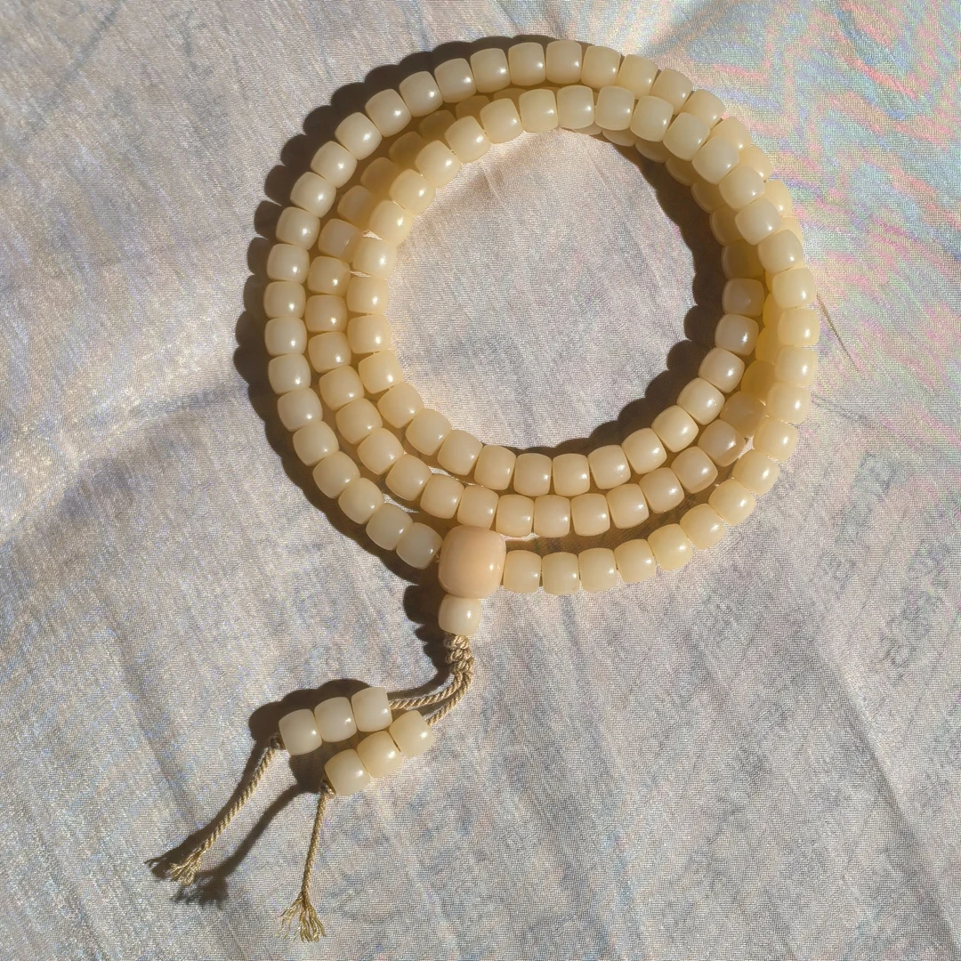奶黄菩提风化原创设计三通款108颗小直切6x7mm念珠手串