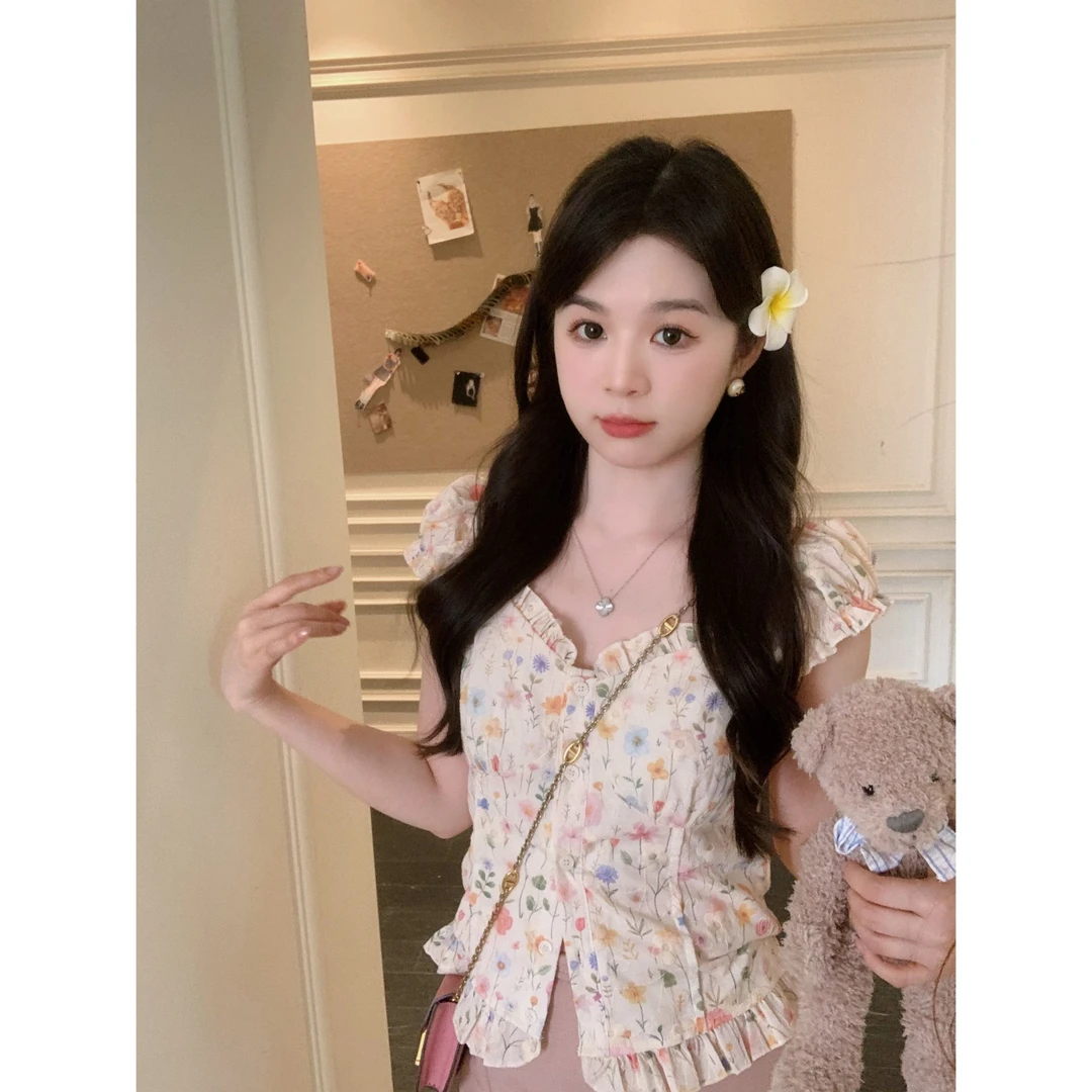 小奶盖 甜美浪漫晕染感彩色系碎花木耳边上衣