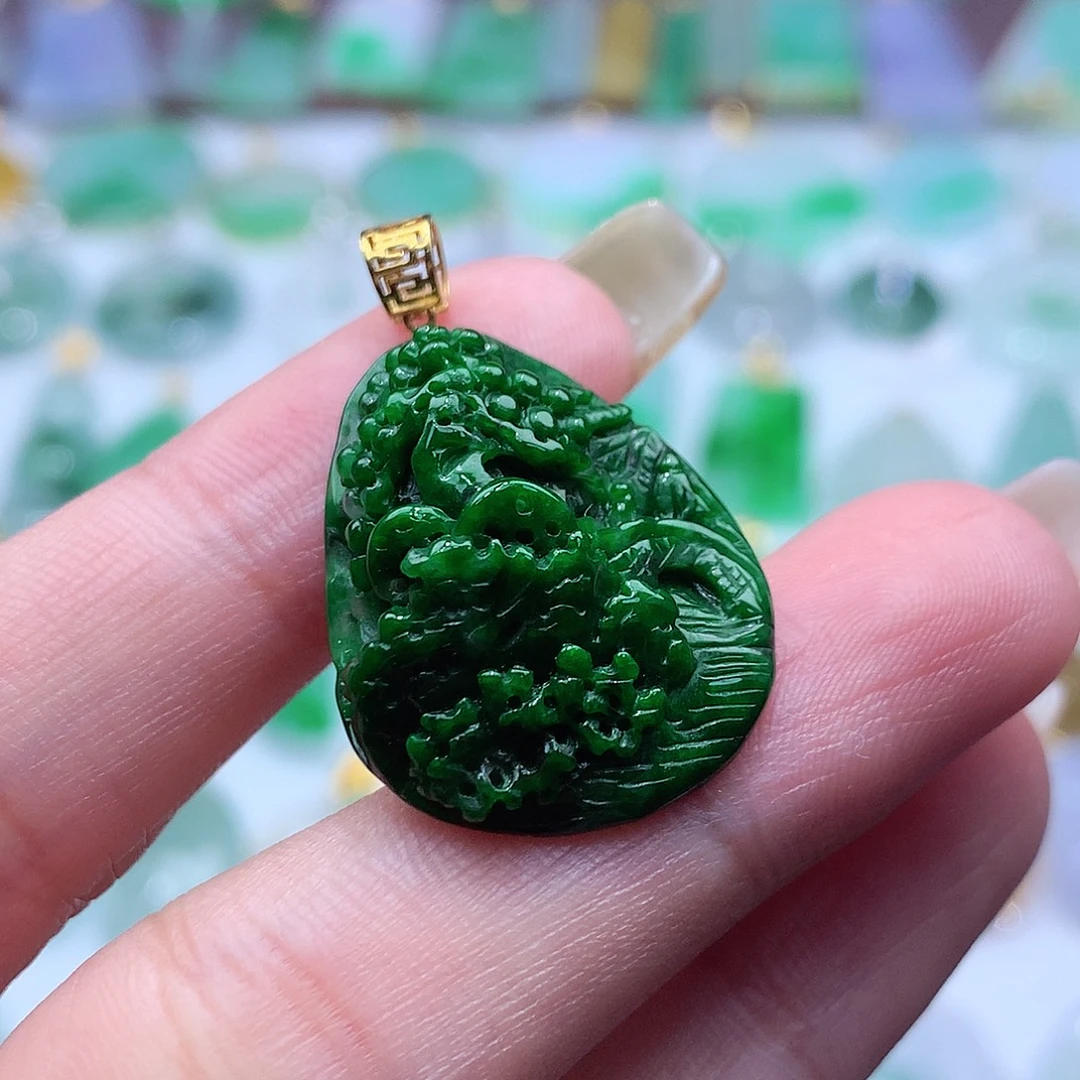翡翠未镶嵌颈饰翡翠