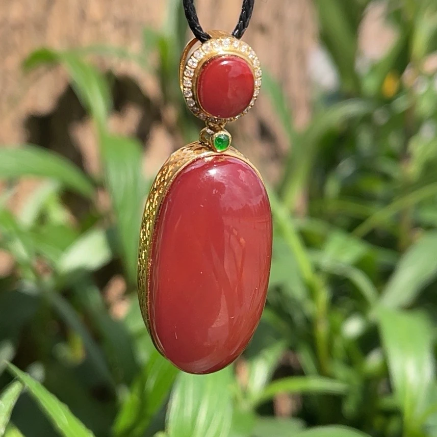 南红玛瑙牛血红蛋面18K金吊坠收藏级原矿挂件时尚百搭男女款颈饰