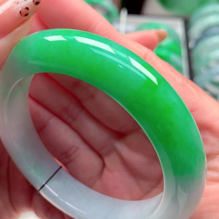 翡翠未镶嵌手镯天然翡翠手镯