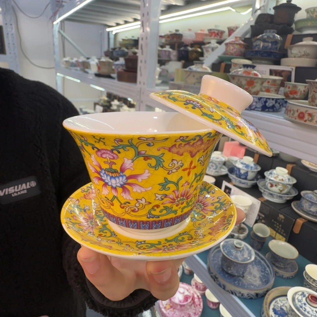 这些盖碗很漂亮我很喜欢！！