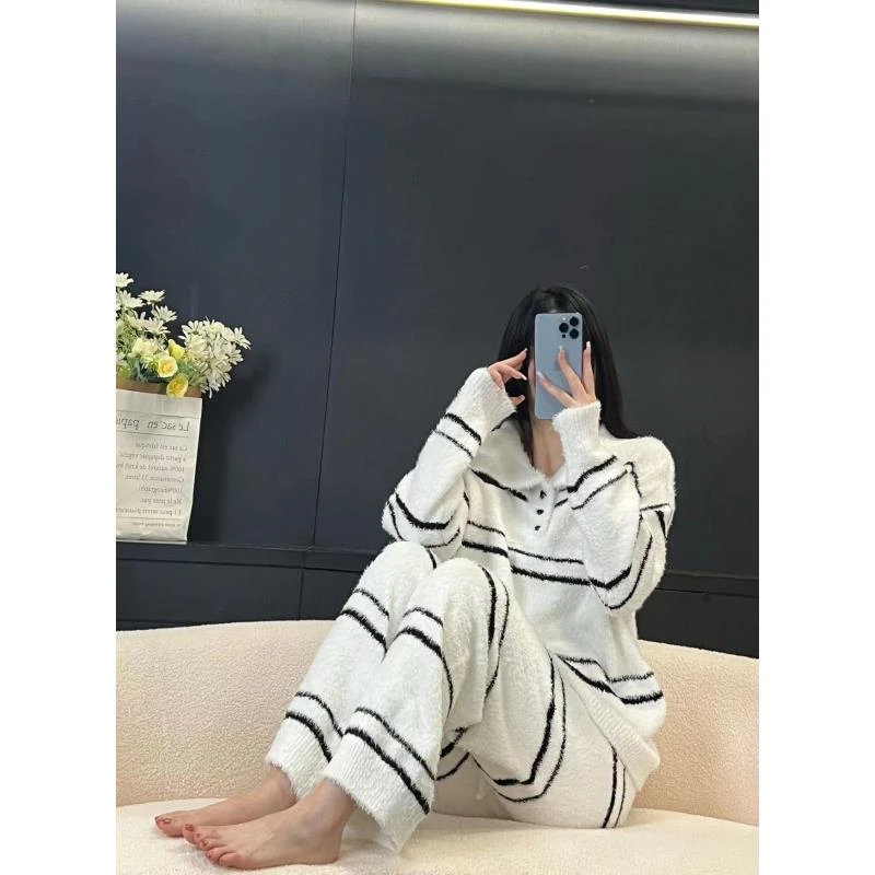 韩版秋冬新款简约气质舒适厚款长袖设计师软绵绵款时尚套装