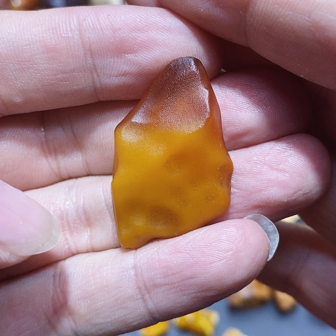 琥珀未镶嵌裸石蜜蜡原石定制