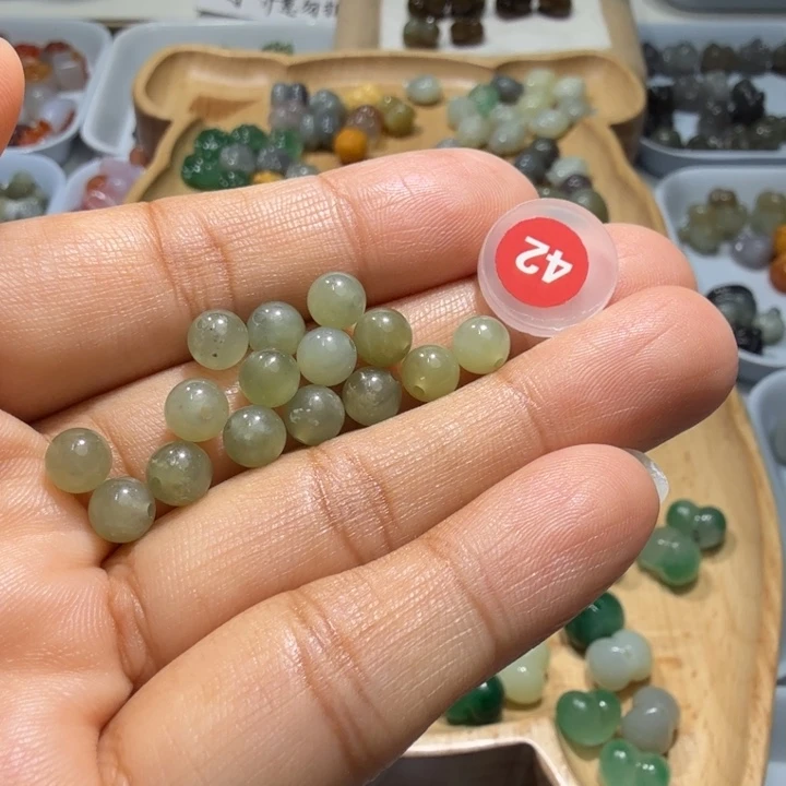 和田玉未镶嵌珠宝半成品卡六