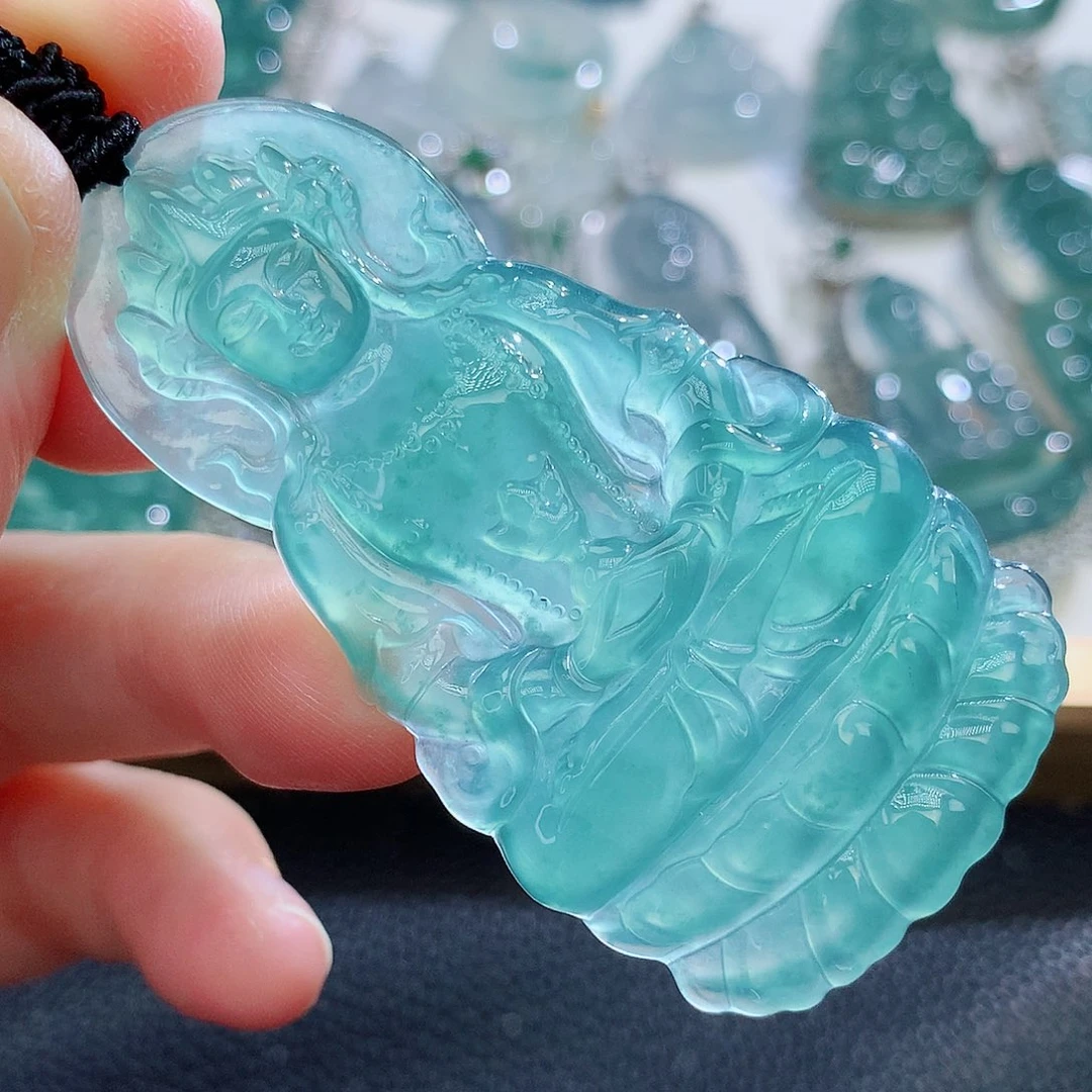 翡翠挂件未镶嵌翡翠