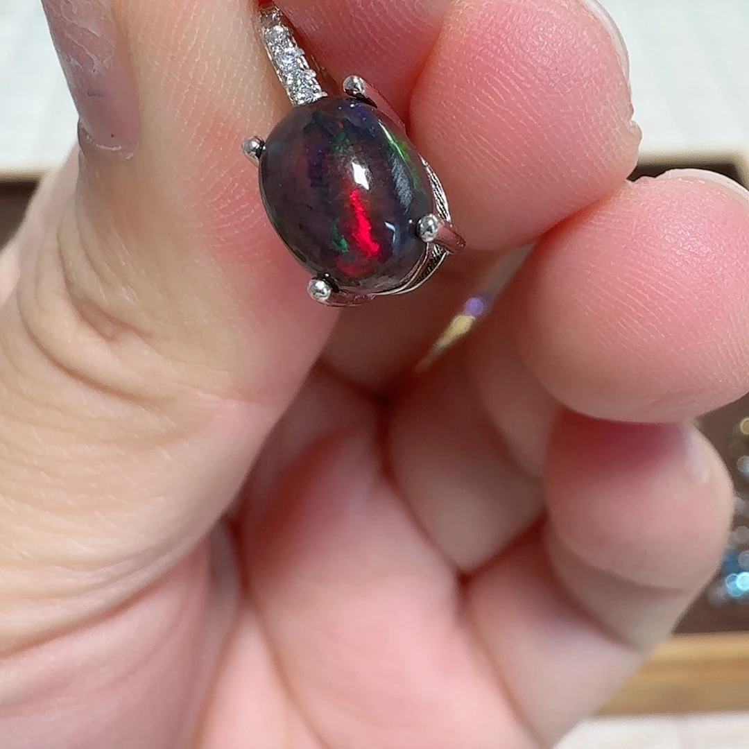 欧泊9K金镶嵌吊坠(不含链)