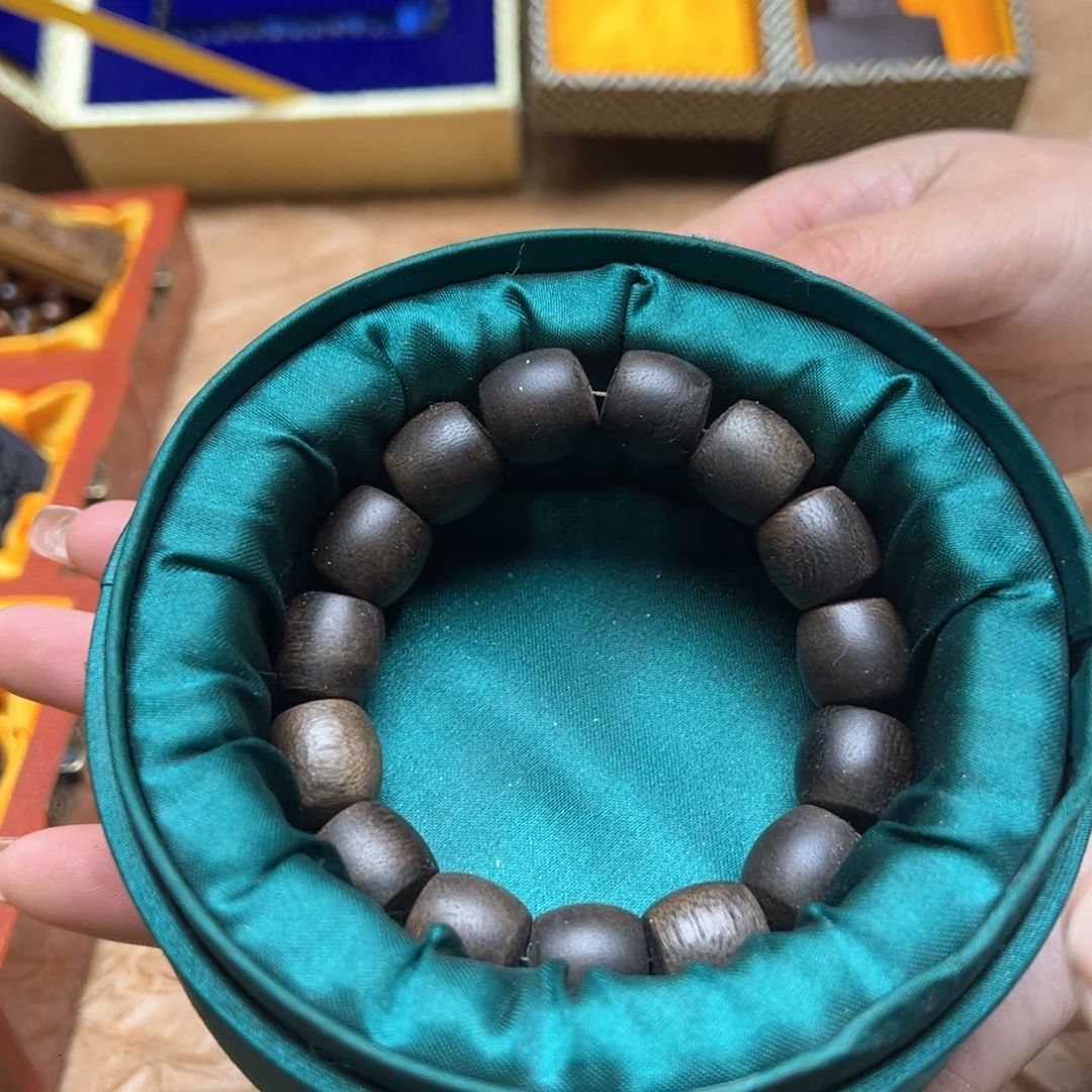 大叶紫檀（黑酸枝木类）