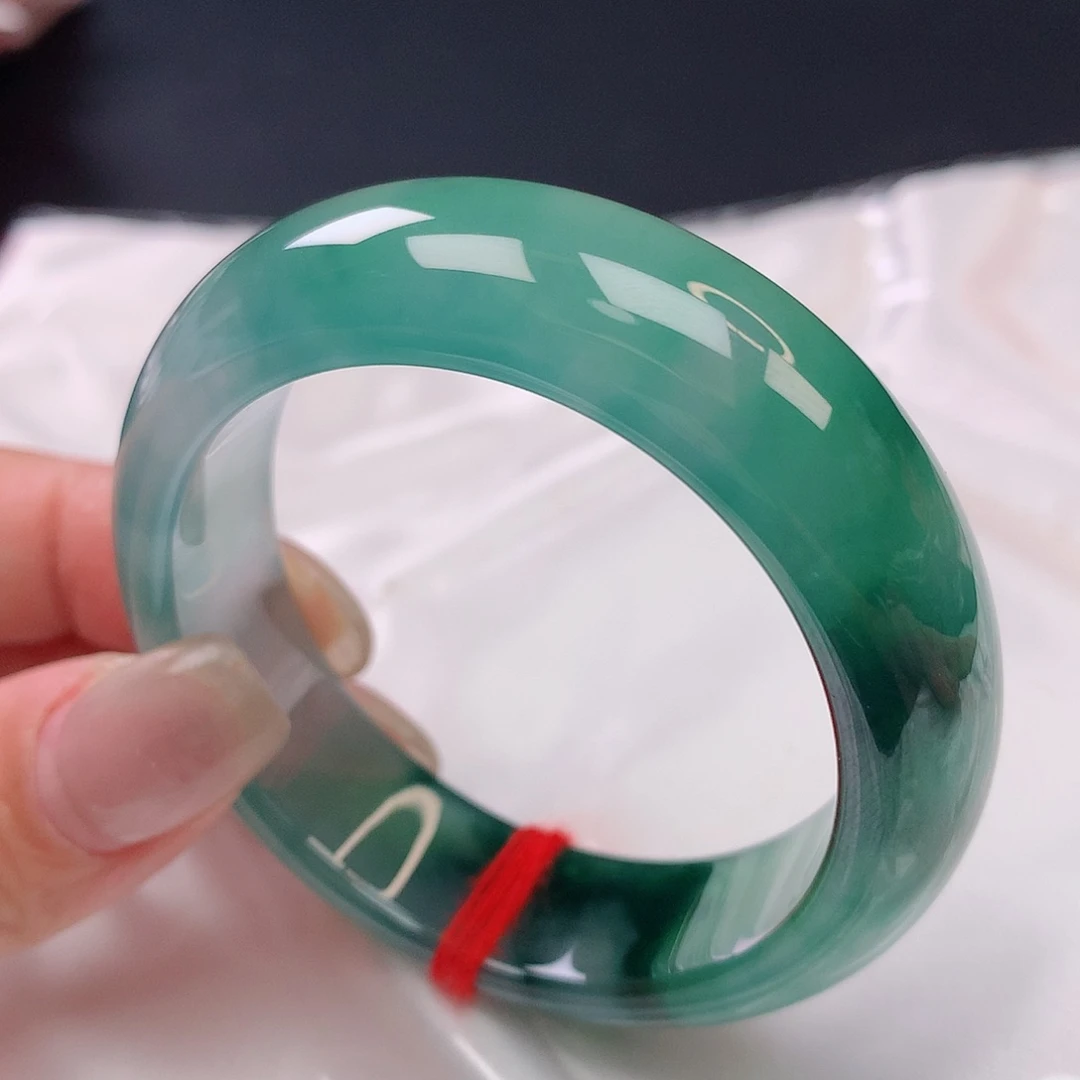 【闪购商品】未镶嵌手镯（贵妃镯）翡翠53+