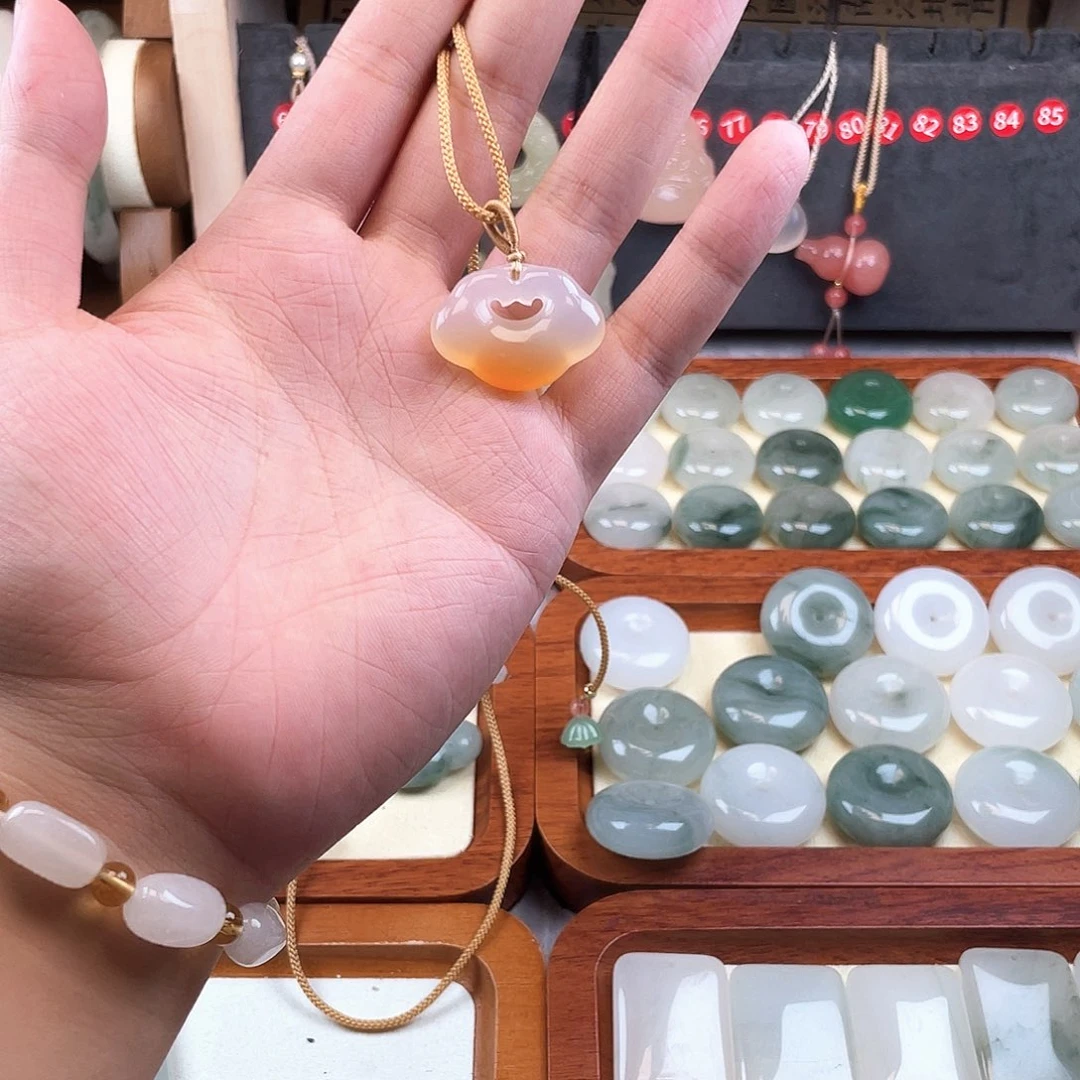 玛瑙/玉髓未镶嵌颈饰