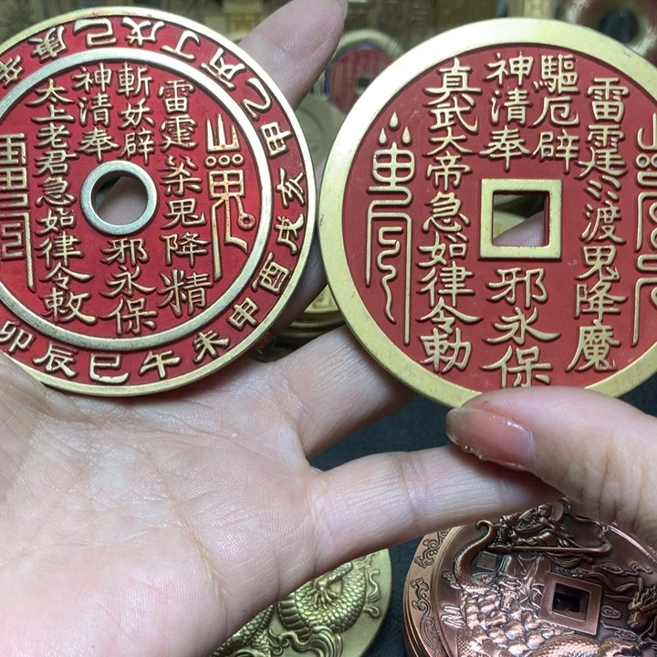 铜现代工艺品两枚