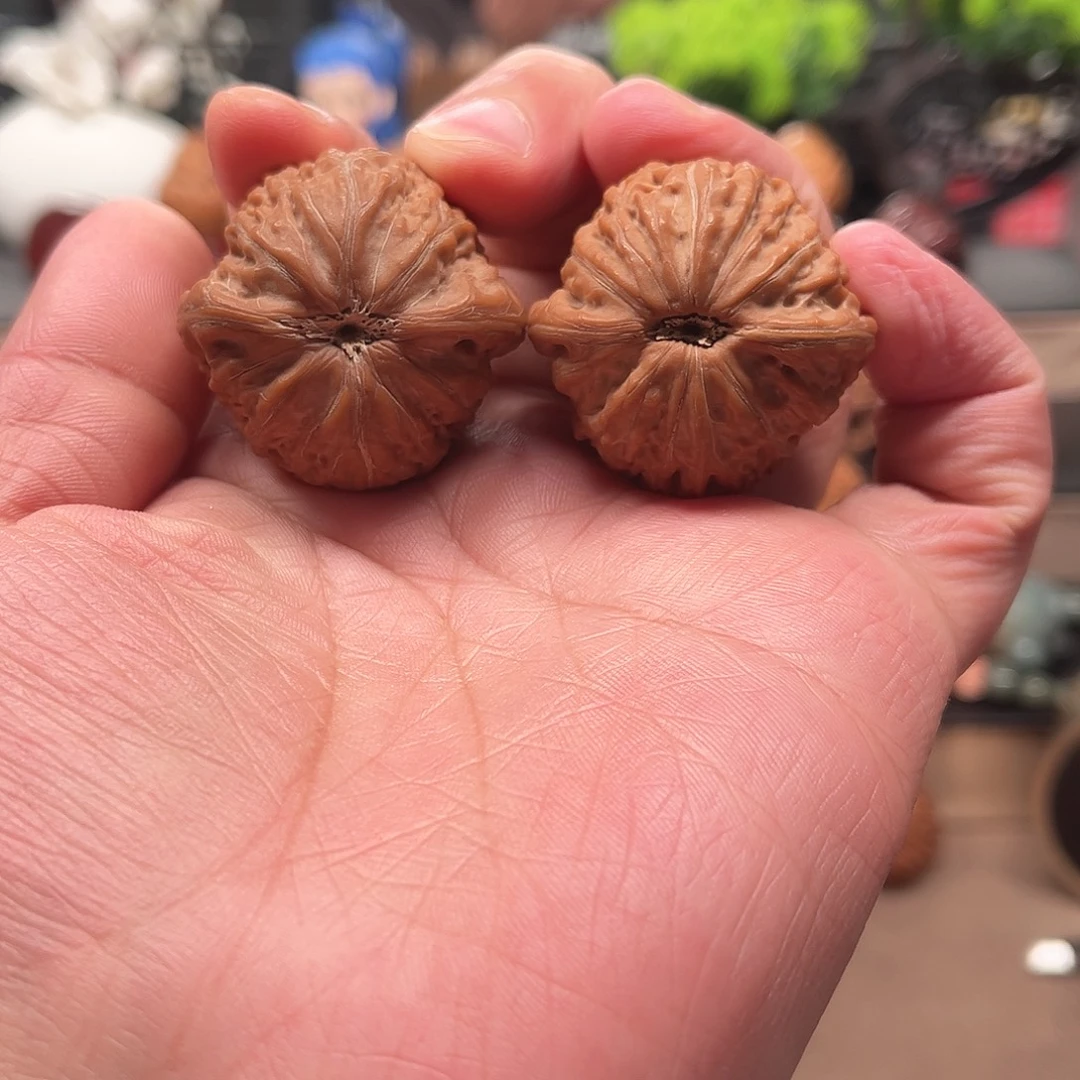 桃核把件铁锤核桃