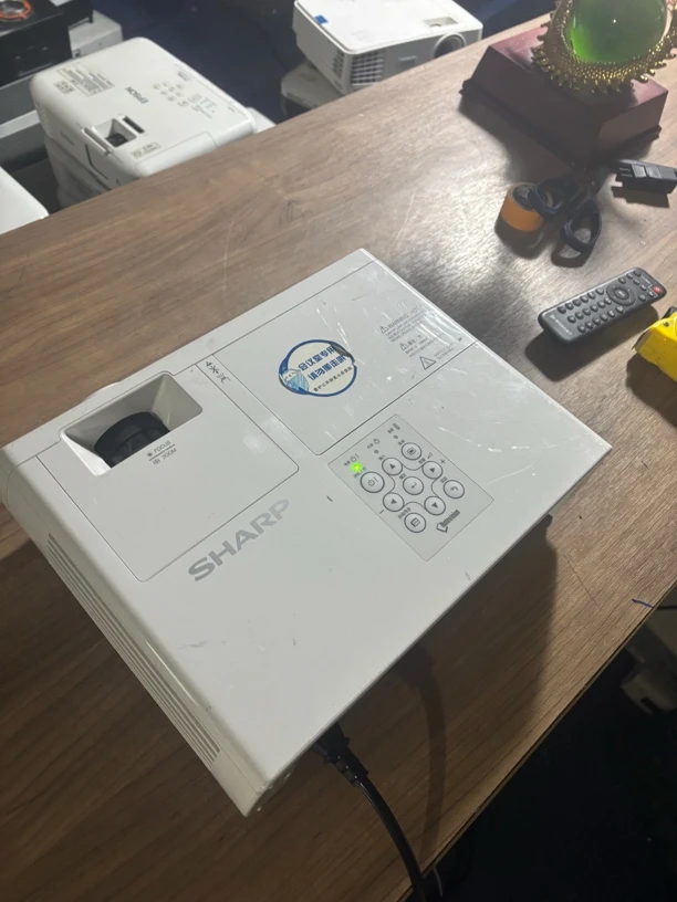9新 Sharp/夏普 二手 夏普投影仪 运费自理