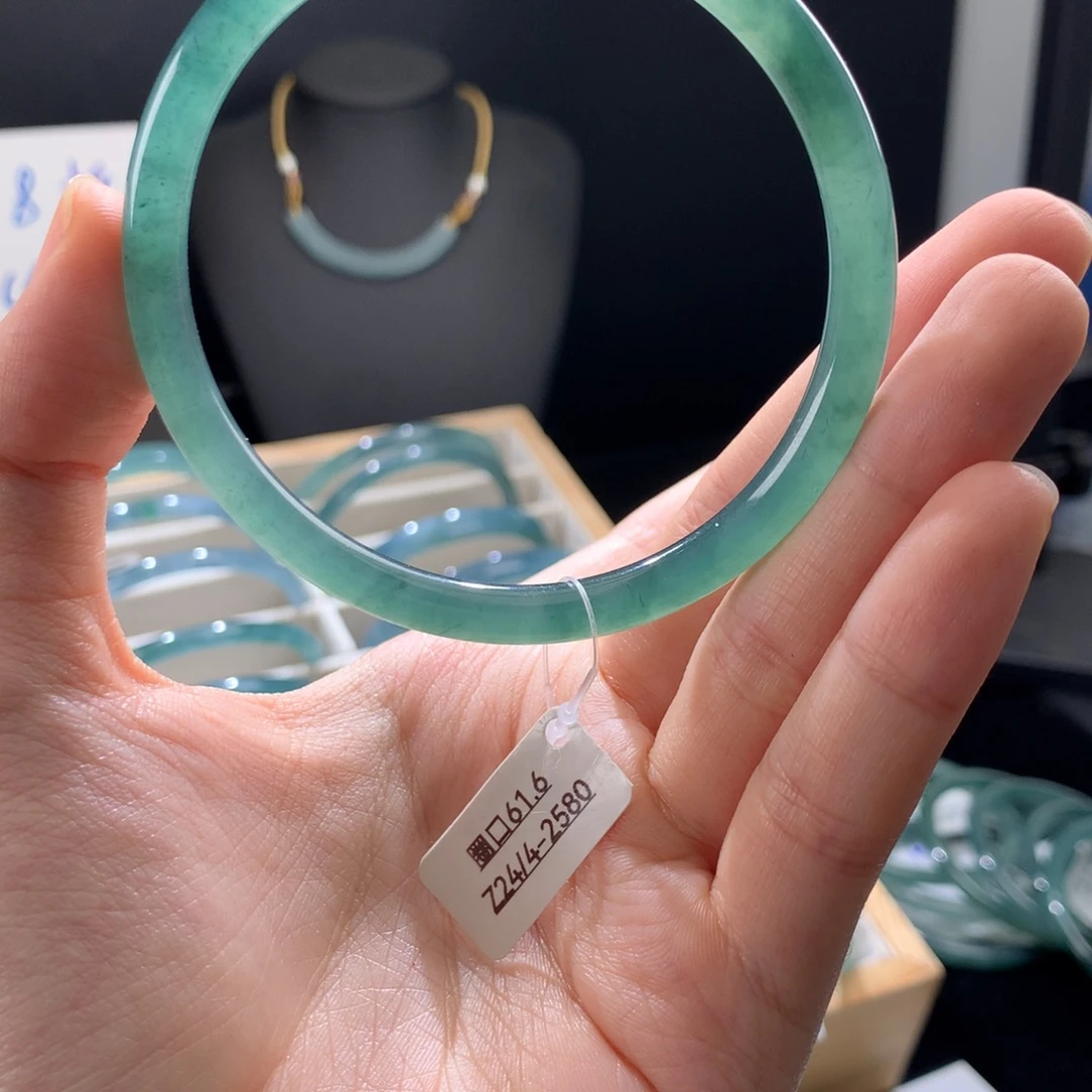 翡翠未镶嵌手镯天然翡翠手镯