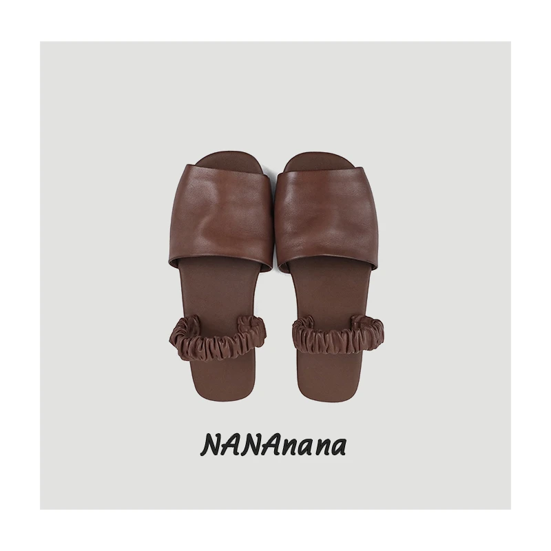 褶皱细节25ss简约Ruches水洗牛皮套穿式松紧一字带露趾凉鞋