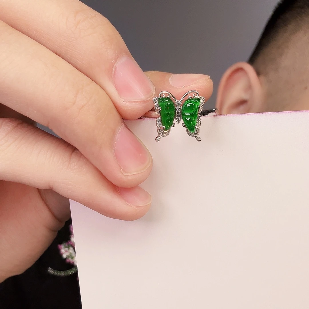 翡翠颈饰未镶嵌一件