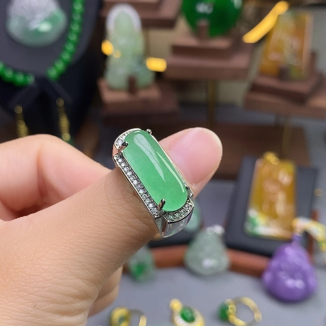 吊坠(赠链)未镶嵌翡翠