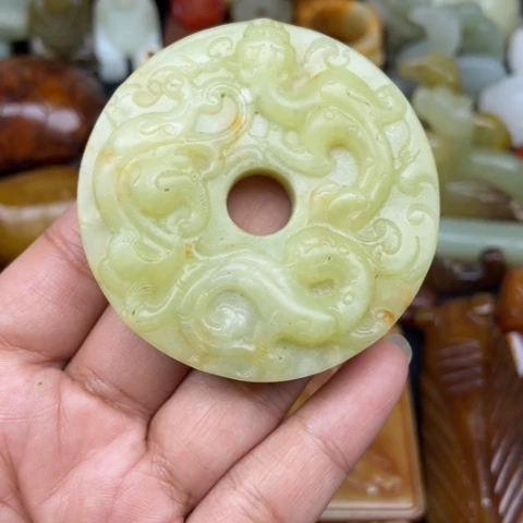 蛇纹石玉未镶嵌颈饰49