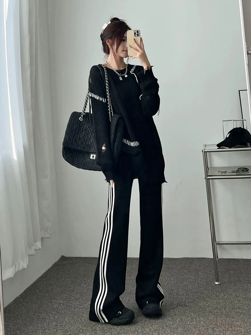 蔓蔓 黑色三条杠显瘦微喇裤冬季高腰垂感百搭休闲小众长裤459983
