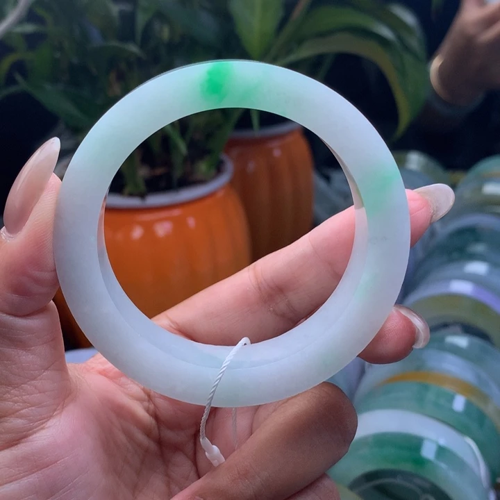 定制翡翠55圈未镶嵌