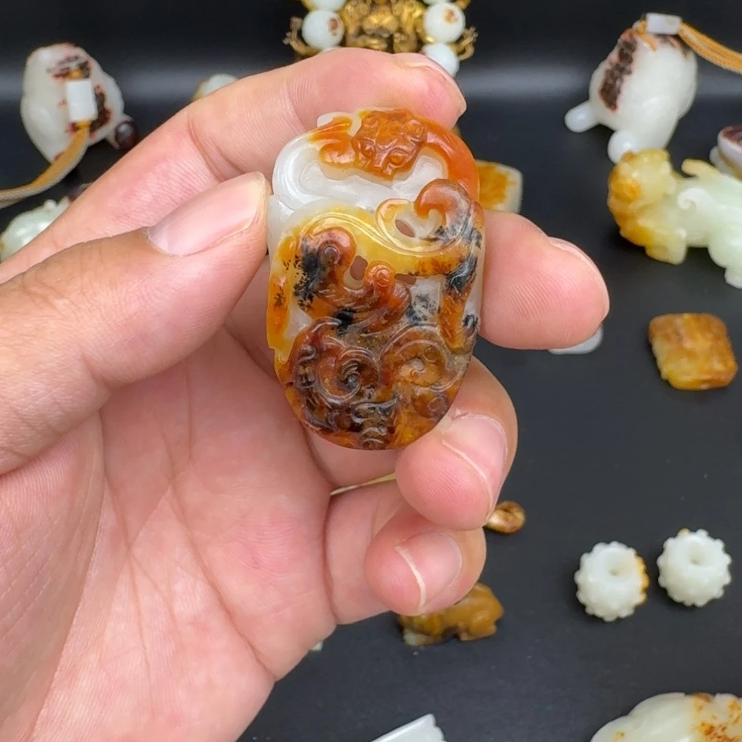 和田玉（糖玉）未镶嵌颈饰