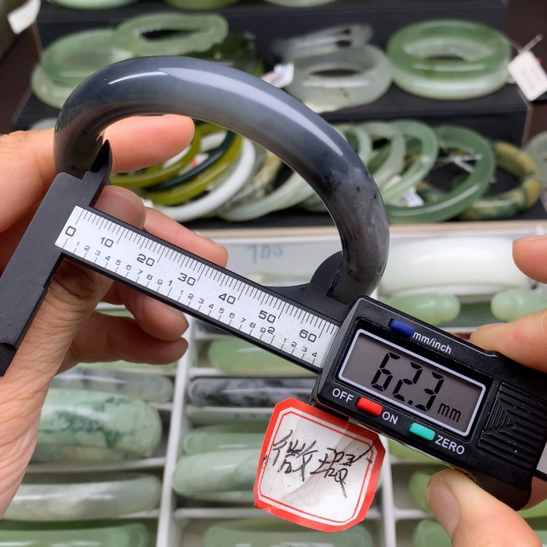 蛇纹石玉未镶嵌手镯702