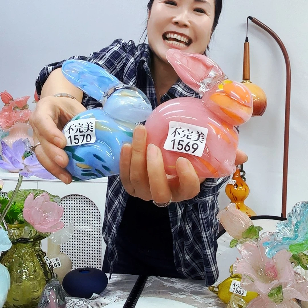 宝***鞘1570.1569安妮琉璃摆件不完美