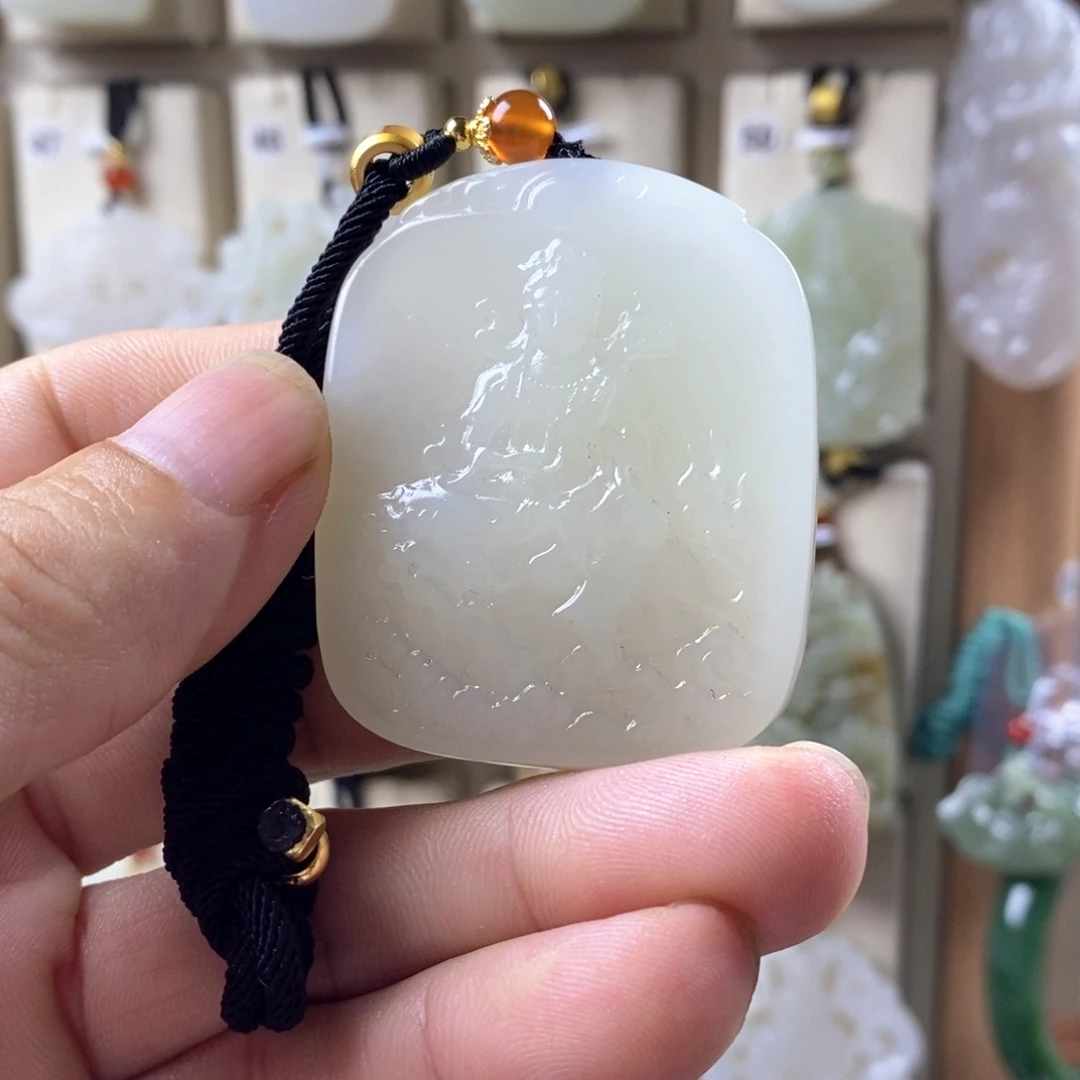 波***蜜颈饰未镶嵌和田玉