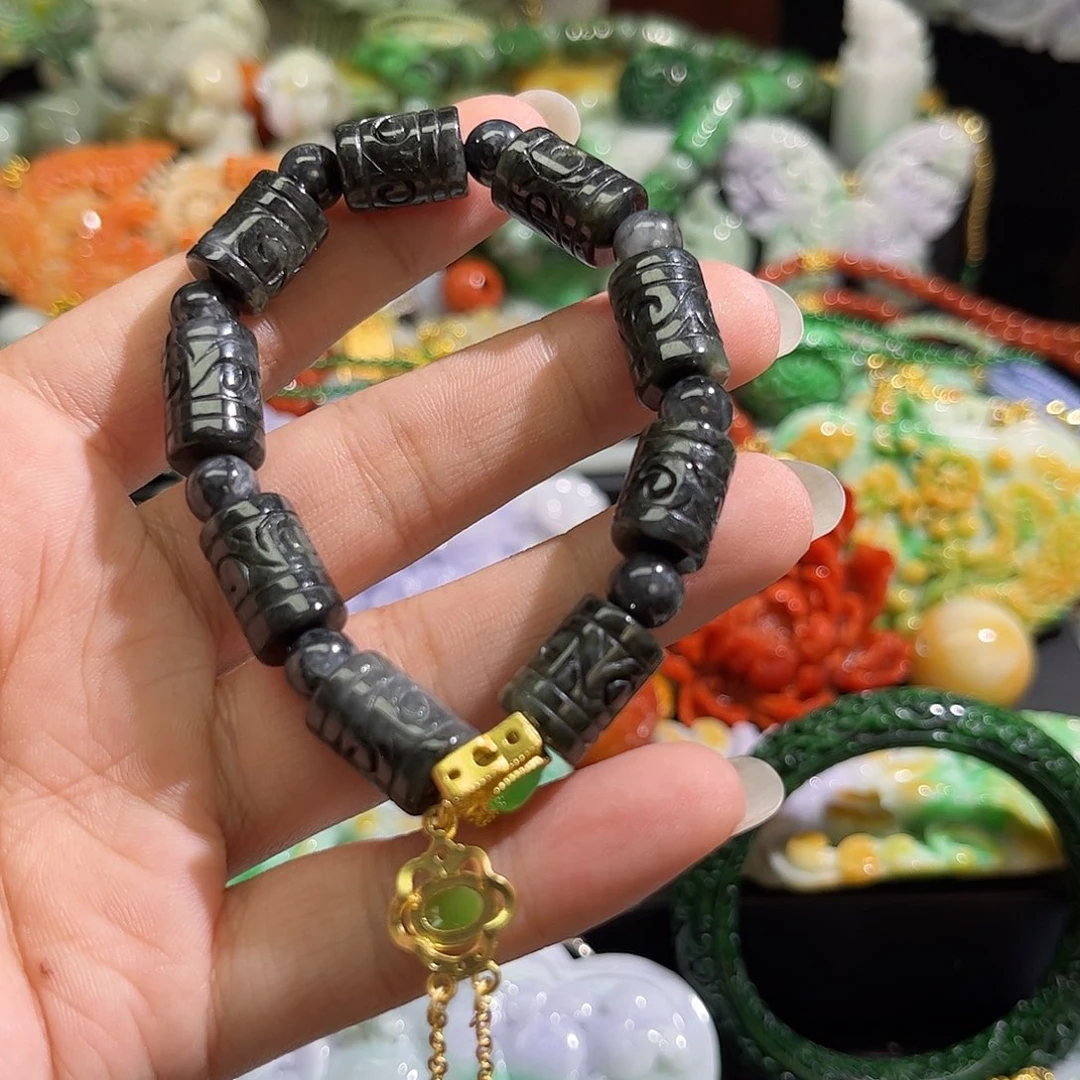翡翠未镶嵌颈饰待编织