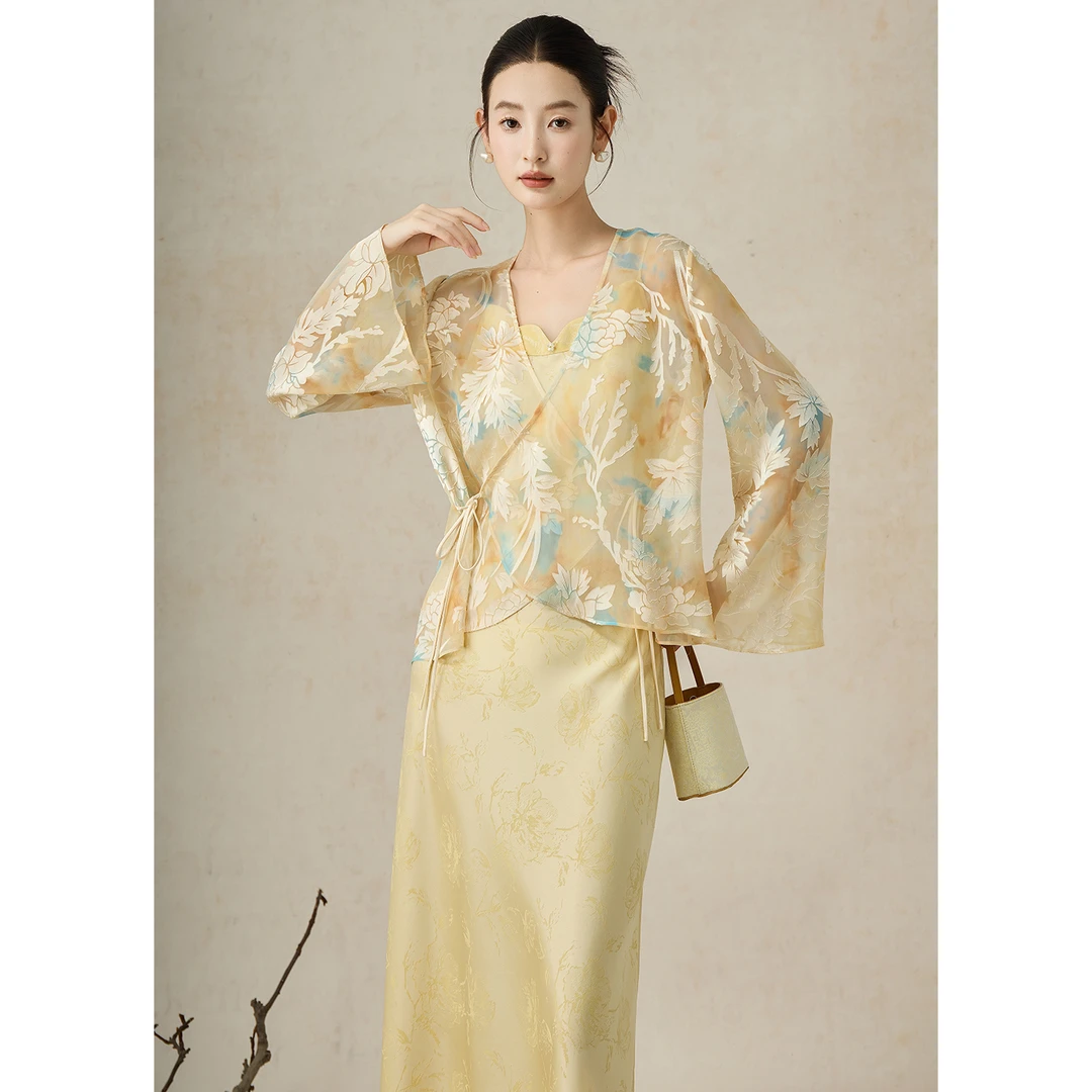 拾白花颜醉 2025秋新中式轻国风人丝烧花外披醋酸吊带套装SU3708