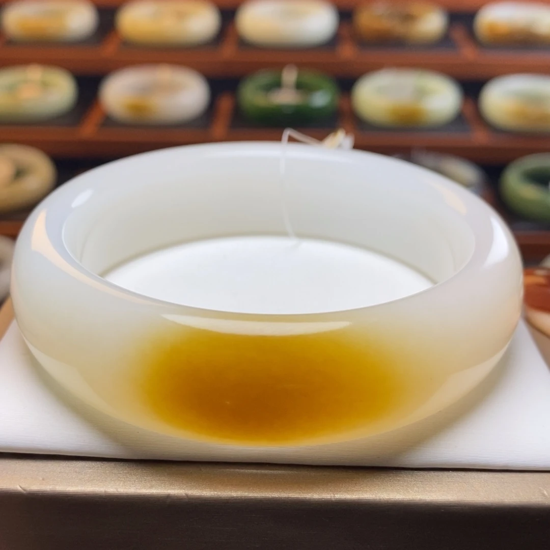 未镶嵌手镯和田玉60圈
