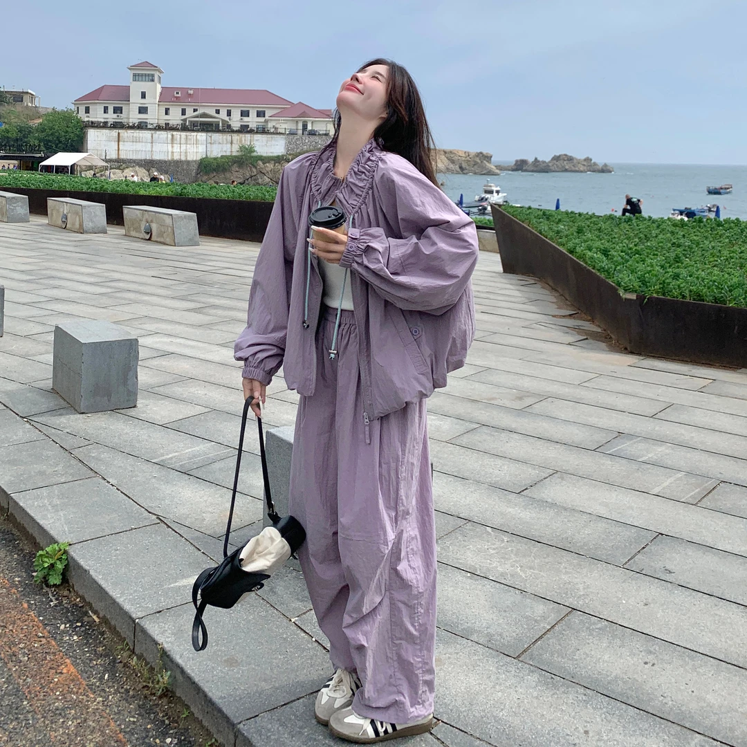 早秋紫色高级感休闲运动套装女2025新款流行工装上衣束脚裤两件套