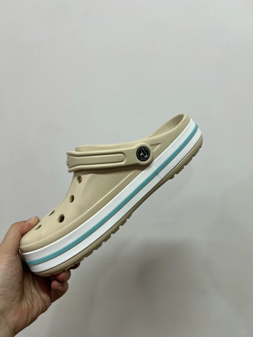 【贝雅】贝雅款平底情侣款洞洞鞋