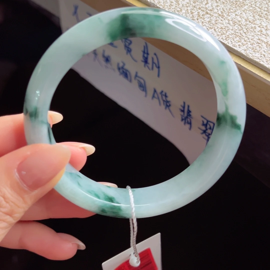 未镶嵌手镯翡翠手镯