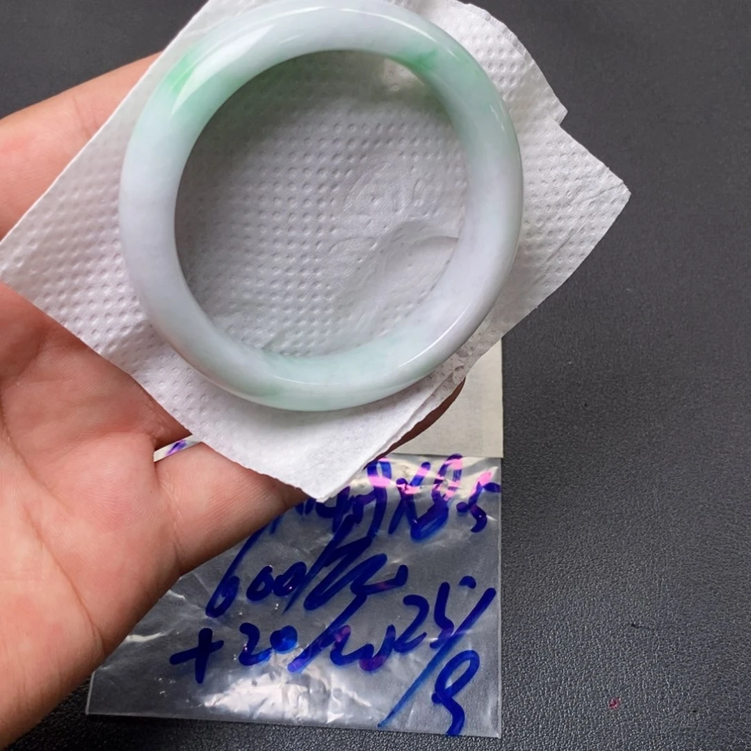 定制翡翠未镶嵌翡翠手镯