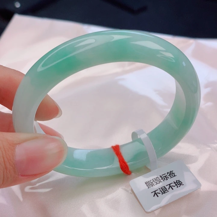 翡翠未镶嵌手镯（贵妃镯）55圈