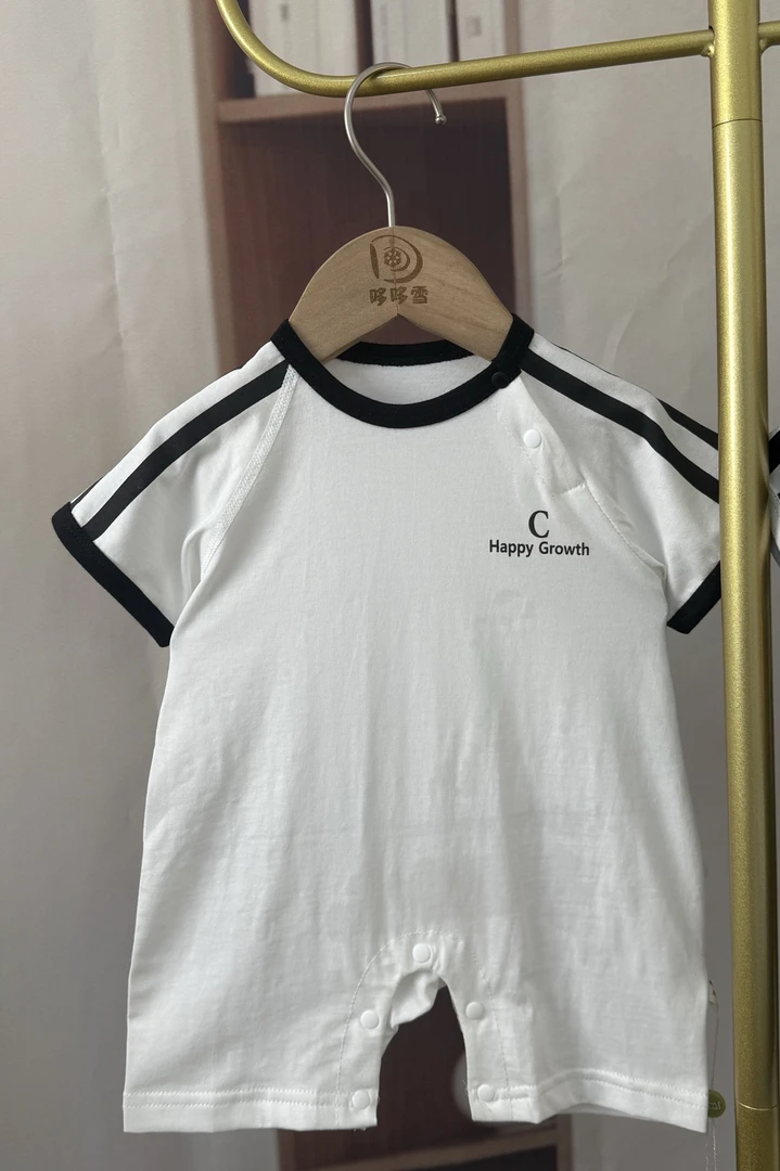 黑白短袖连体肩扣婴幼儿连身衣宝宝短闭哈衣爬爬服琳