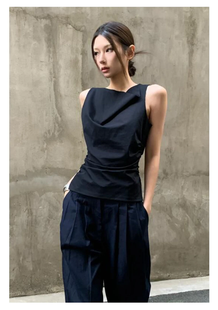 2025显瘦无袖修身版型船领抓褶纹理背心夏季黑色女性感修身上衣