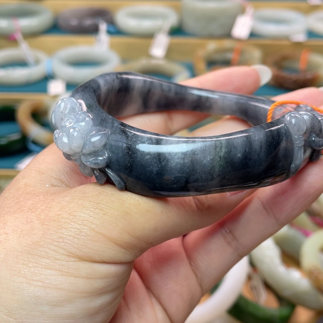 未镶嵌手镯和田玉蝴****H圈口57