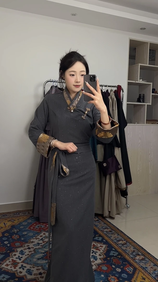 2025德吉梅朵 满天星新款西藏服亮片款博拉民族风复古