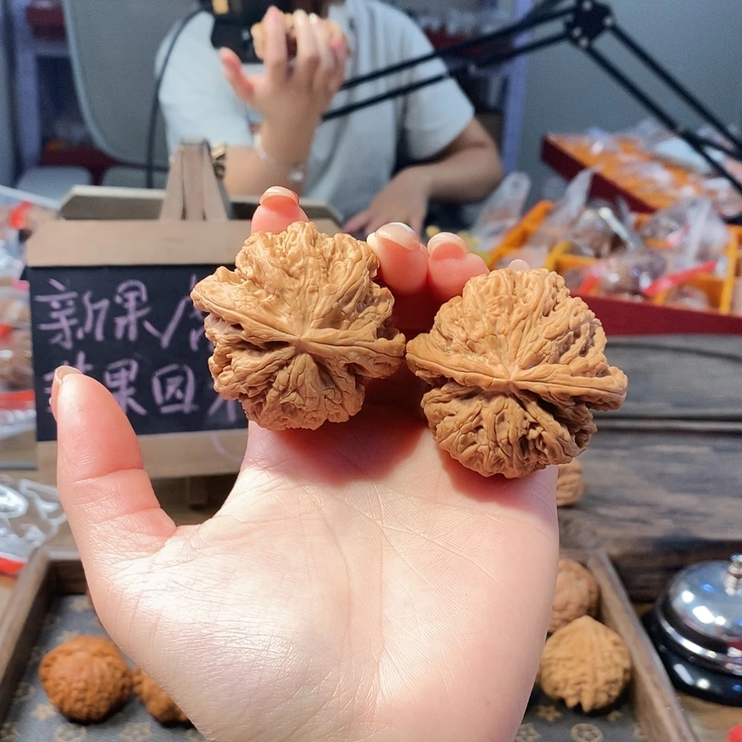 吊坠文玩核桃新果头货粗筋