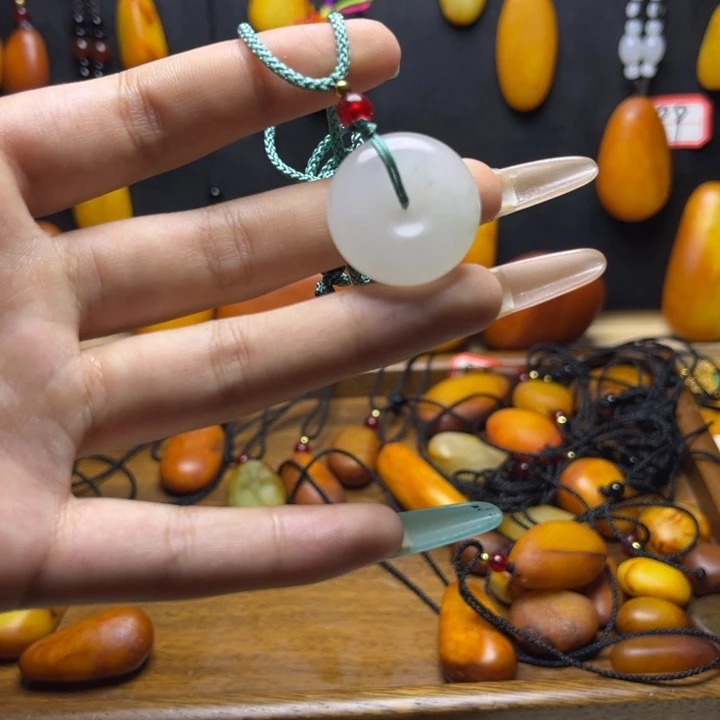 未镶嵌和田玉（糖玉）珠宝半成品