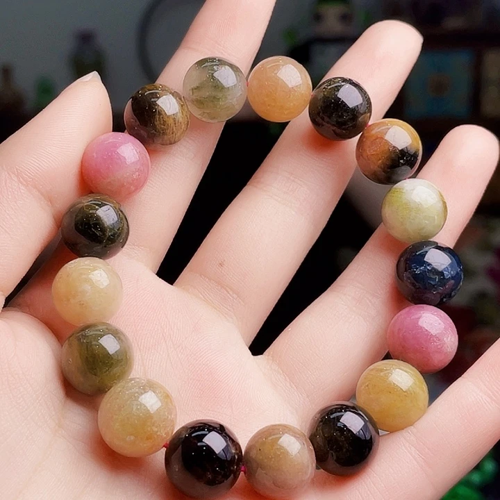 翡翠未镶嵌颈饰多样性