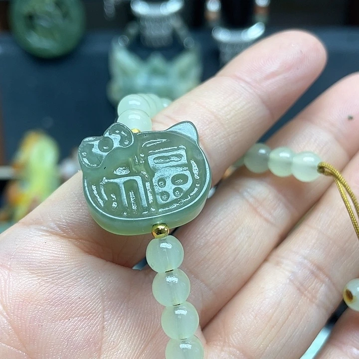 未镶嵌蛇纹石玉颈饰