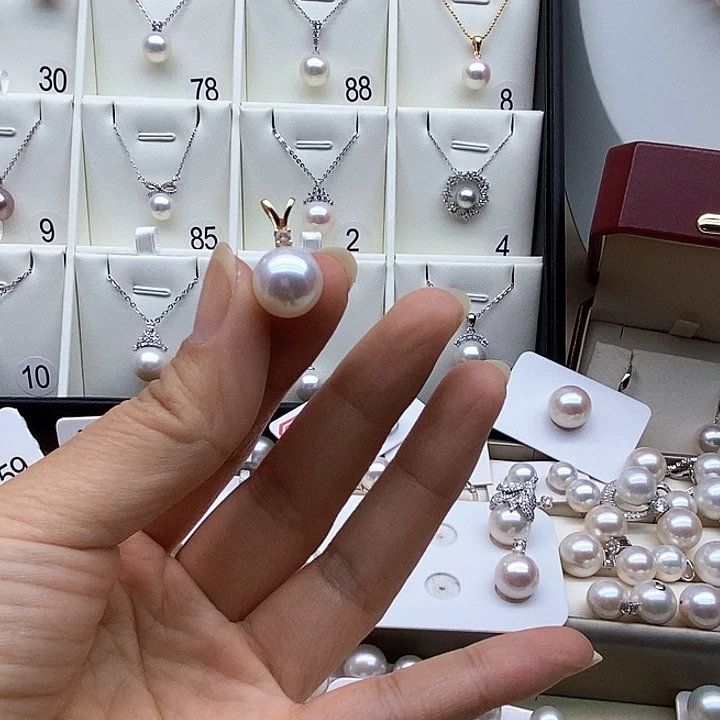 银福利小兔子吊坠