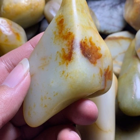 未镶嵌和田玉（糖玉）挂件玩**球