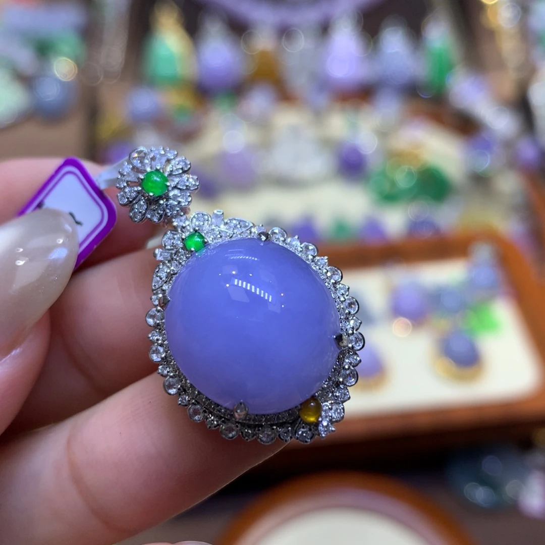 然***翡翠18K金镶嵌颈饰