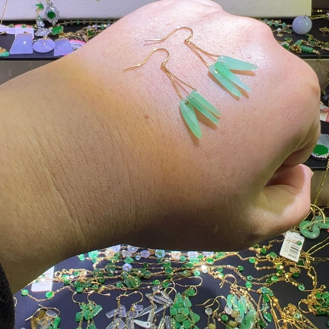 颈饰18K金镶嵌翡翠耳钩